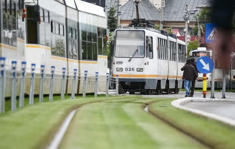 Băiat de 17 ani lovit de tramvai pe bulevardul Timișoara, din București