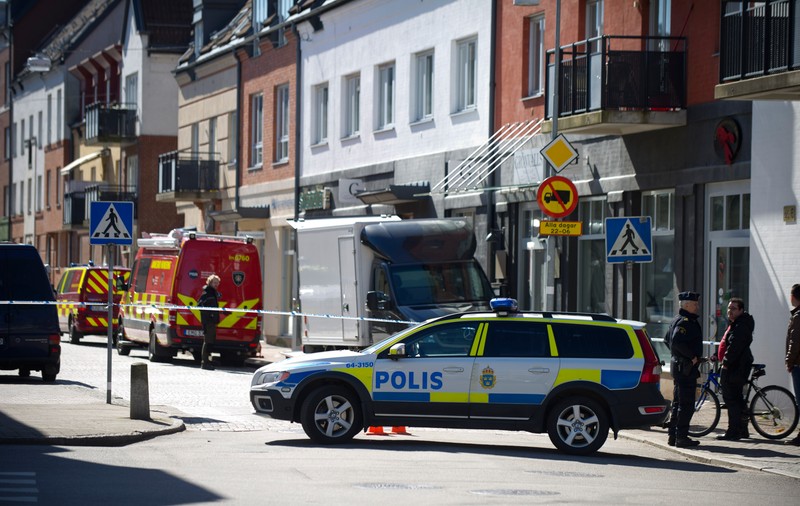 Tânăr de 20 de ani, acuzat de terorism în Suedia! Fabrica o bombă pentru un atac sinucigaş