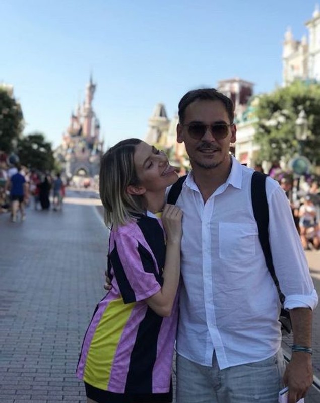 Ce urare i-a făcut Lidia Buble lui Răzvan Simion de ziua lui. S-au distrat împreună la Disneyland | FOTO