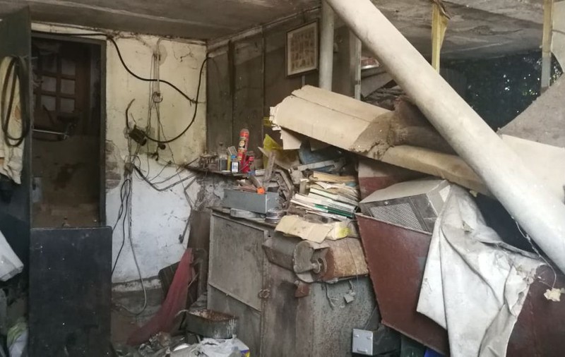Cum arată curtea lui Gheorghe Dincă. Procuror DIICOT: "Sunt niște gropi săpate și cimentate. Sunt obiecte care nu ar avea ce să caute acolo"