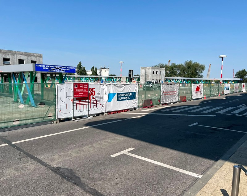 Parcarea terminalului Sosiri de la Aeroportul Otopeni se închide până anul viitor. Unde își pot lăsa pasagerii mașinile