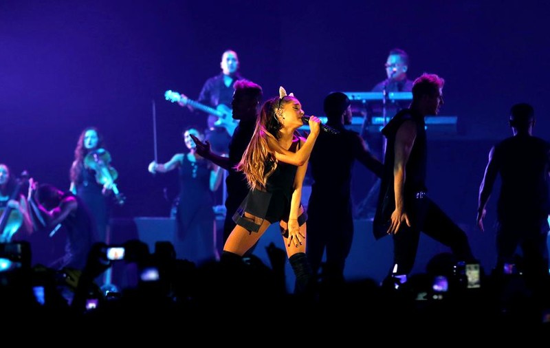 Ariana Grande, mesaj emoționant pe Twitter la un an de la atentatul de pe Manchester Arena