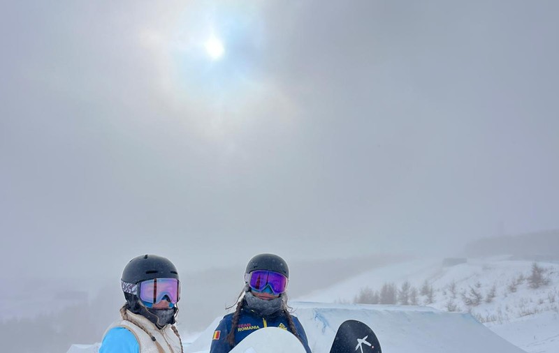 Jocurile Olimpice de iarnă 2026. Cine sunt Kata Mandel și Henrietta Bartalis. Româncele care concurează la snowboard. Legătura dintre Kata și fostul șef CIO