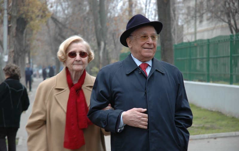 Ion Iliescu împlinește astăzi 91 de ani. „Este foarte bine, liniștit, își trăiește bătrânețea alături de soția sa”