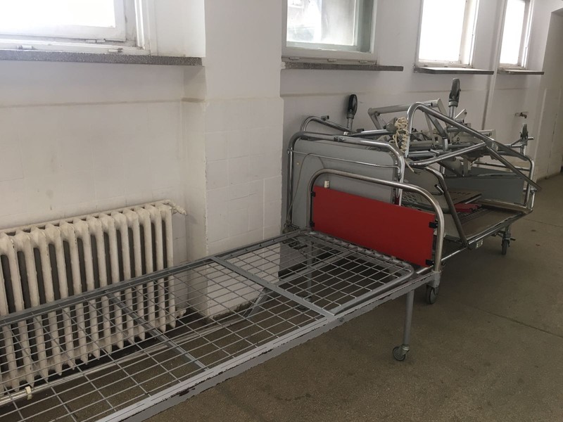 Paturile noi și moderne le-au înlocuit pe cele vechi și ruginite