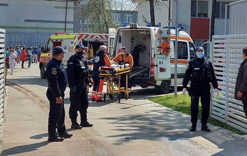 Incendiu la secția Psihiatrie a Județeanului din Slatina. 6 oameni s-au intoxicat cu fum