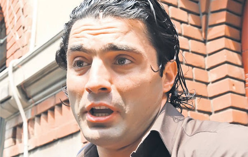 De cine fuge Pepe?
