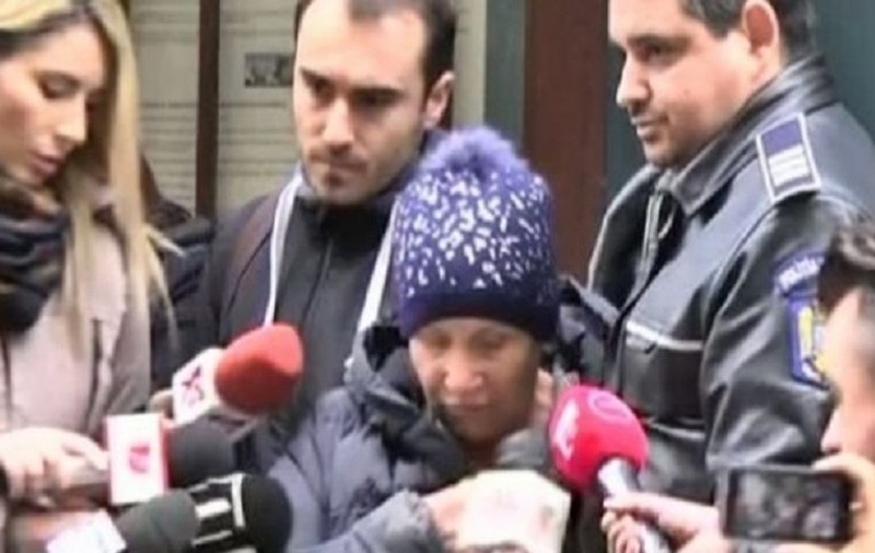 Femeia care a amenințat la metrou vineri dimineață. "Am vrut doar să iau mâncare la copil. Nu știu ce m-a adus aici"