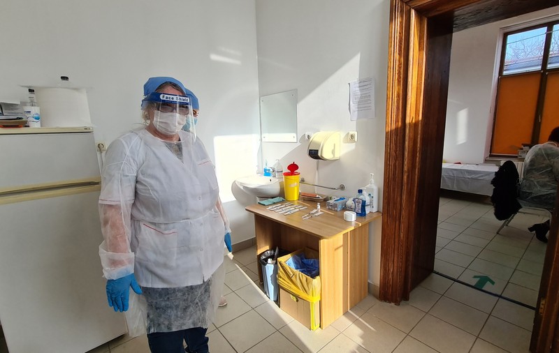 Maraton de vaccinare la Iași între 14 - 16 mai. Rectorul UMF Iași: „Nu putem să învingem pandemia dacă nu ne vaccinăm”