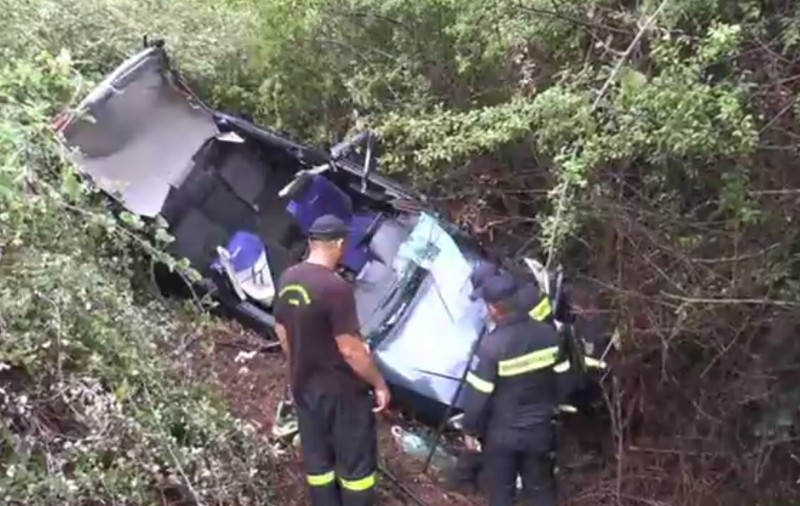 Un bătrân de 78 de ani a rămas blocat timp de cinci zile în mașină, în urma unui accident
