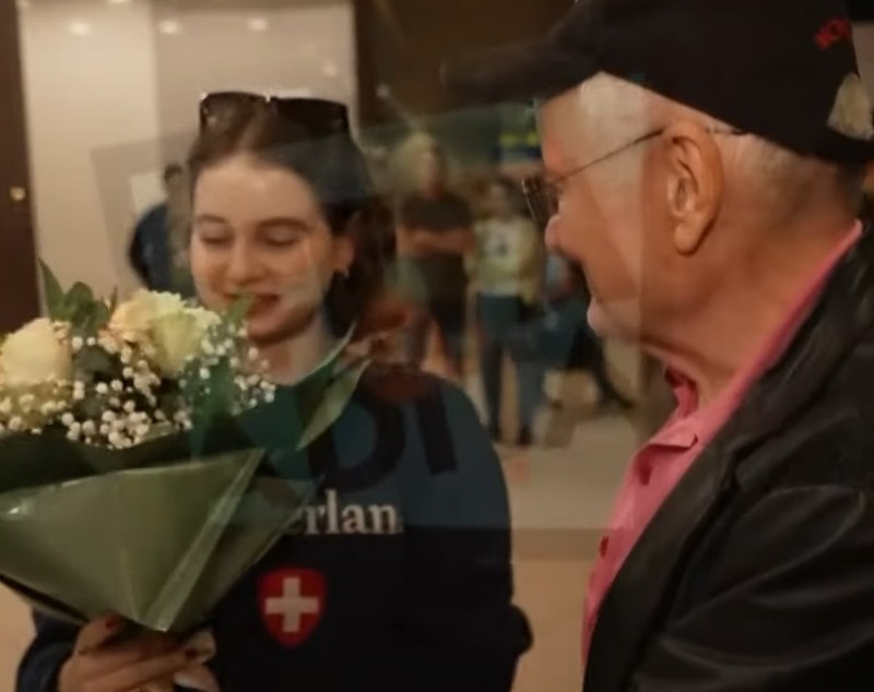 Reacția lui Teo Trandafir când a văzut-o pe Irina Columbeanu în România: „Cât e de frumoasă și de dulce, și fără buze, și fără gene”