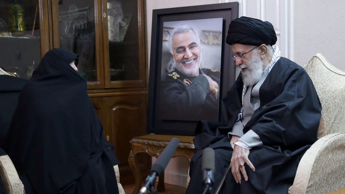 Mesajul războinic al fiicei lui Qassam Soleimani (EPA)