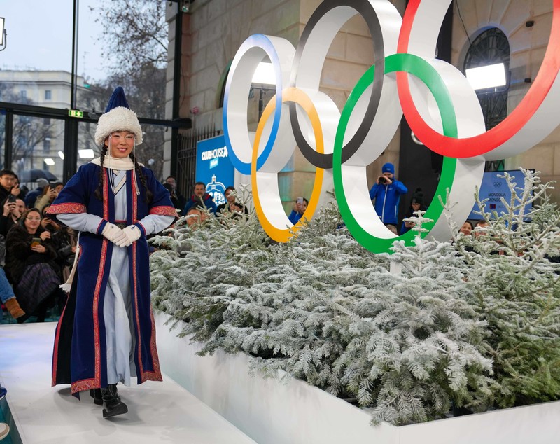 România n-a avut loc la prima festivitate de modă olimpică din istorie. Mongolia, Chile sau Arabia Saudită au fost invitate. Cine îi îmbracă pe „tricolori” la Jocurile Olimpice de iarnă 2026 | VIDEO