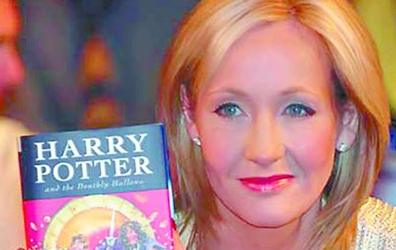 Mama lui Harry Potter face 3,5 milioane de euro pe săptămână