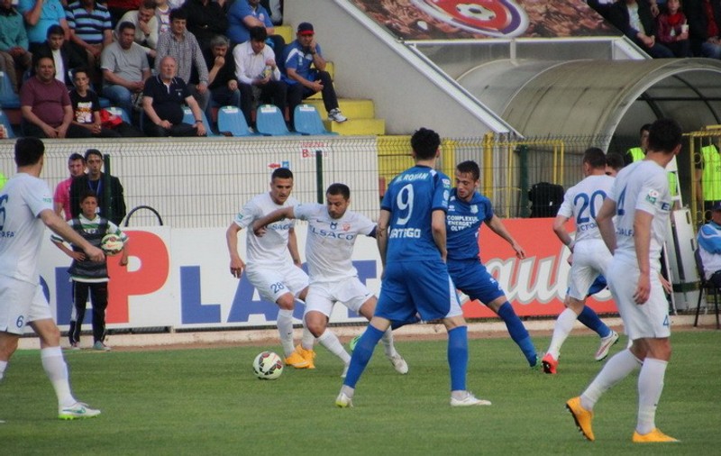 Liga 1. Pandurii Tg. Jiu - FC Botoşani 0-3. Bombă: Ngadeu, Popovici și Cucu au umilit gorjenii! Gazdele, fără golgheterul Hora. Pintilii e la meci și ar putea redeveni ”pandur”
