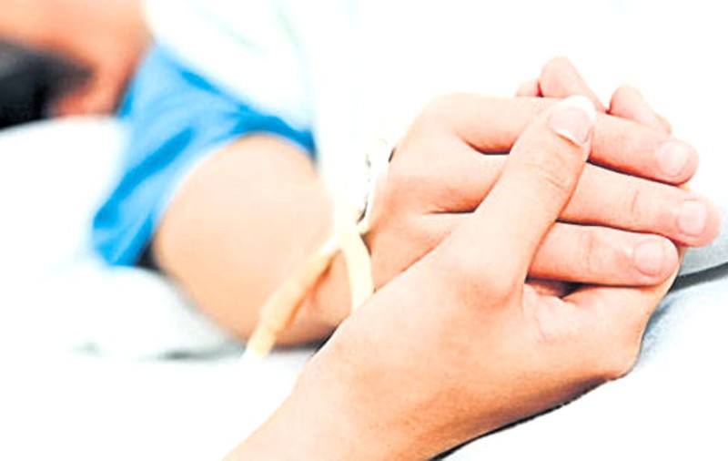 Testul de sânge care i-ar putea scuti de chimioterapie pe pacienţii bolnavi de cancer