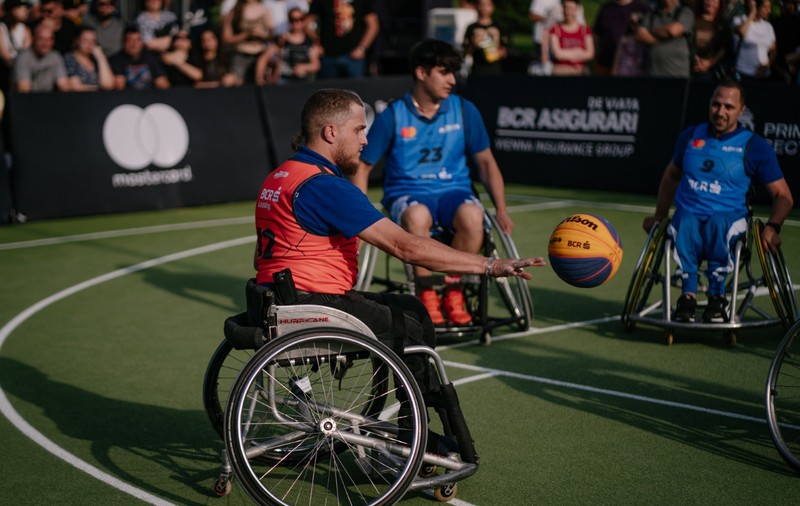 Cine a întors scaunul lui Theo Rose pe terenul de baschet? Super show și momente emoționante la BCR Sport Arena Streetball pe terenurile din Parcul Liniei
