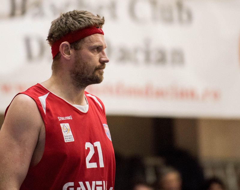 Transfer spectaculos făcut la CSM Oradea: ”Michael Jordan al surzilor”. Povestea emoționantă a lui Zupan, născut cu grave deficiențe de auz și de vorbire din naștere, primul baschetbalist surd care a jucat în Euroligă și la Mondiale. ”Sportul mi-a dat totul, m-a făcut bărbat!”/ FOTO&VIDEO