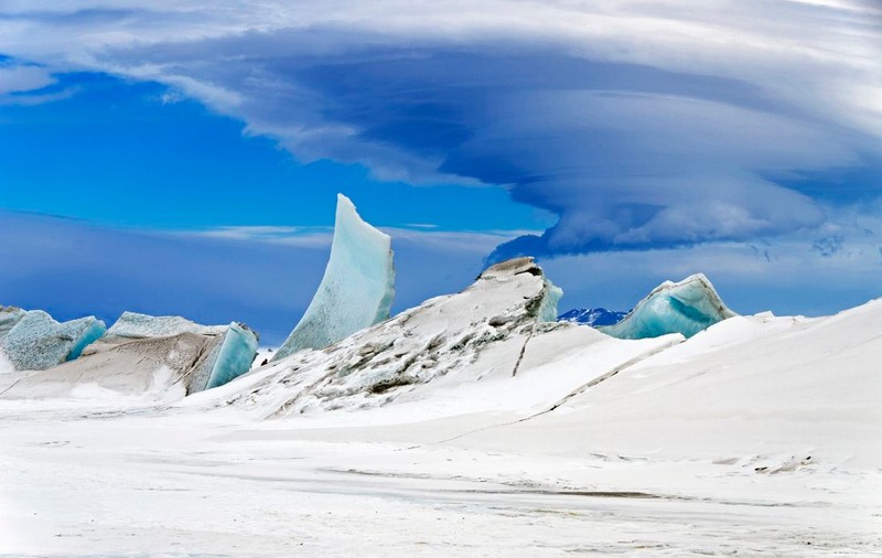 Terifiant! Antarctica pierde gheață cât greutatea Everestului la fiecare doi ani. Vezi când se va topi definitiv!