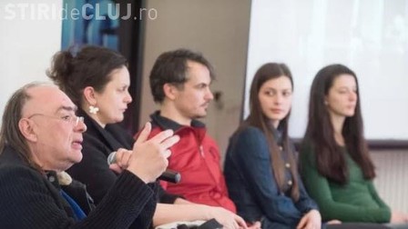 O actriță a fost agresată de regizor pentru că juca prost. Scandal la Teatrul Maghiar din Cluj
