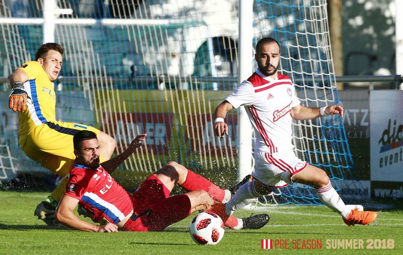 Grecii de la Olympiakos s-au distrat cu FC Botoșani. Suporterii eleni au făcut show / VIDEO