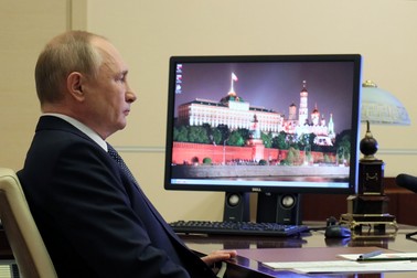 Statul rus, potrivit ideologilor regimului Putin, este o mare cetate asediată. Foto: EPA