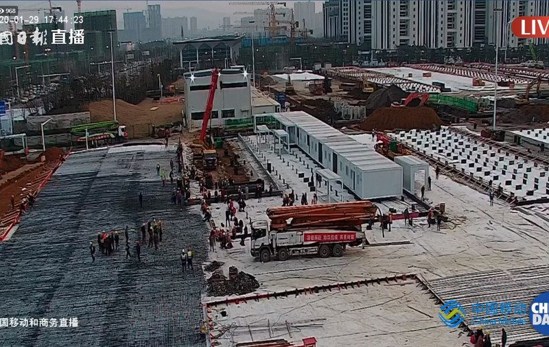 Imagini spectaculoase: China transmite LIVE pe Facebook construirea spitalului din Wuhan. Demonstrație de PR în fața întregii lumi