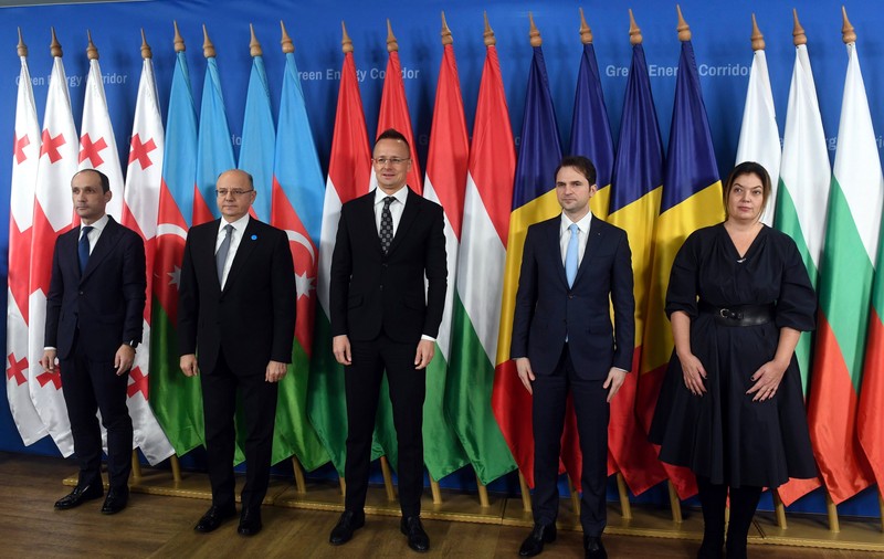 Ministerul Energiei contrazice Comisia Europeană: Azerbaidjanul nu are acces exclusiv la viitorul cablu submarin ce va transporta energie prin Marea Neagră