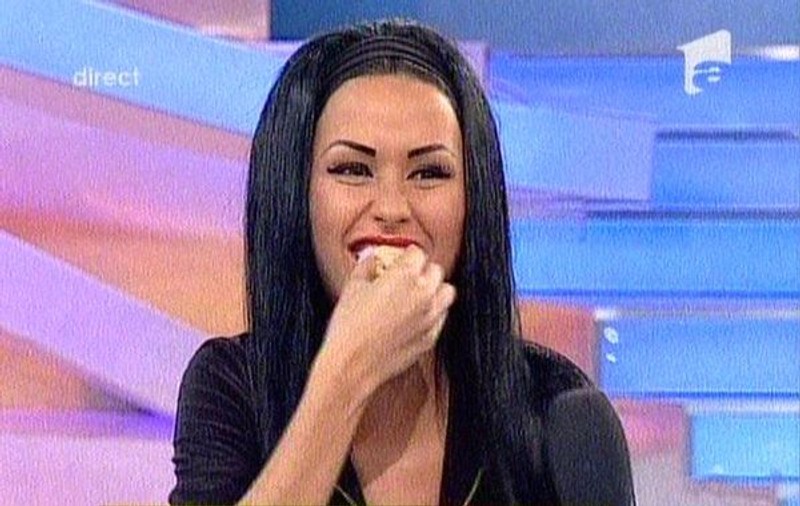 Daniela Crudu a renunțat la cură după ce a leșinat în direct: ”Dimineață am mâncat o shaorma cu de toate”