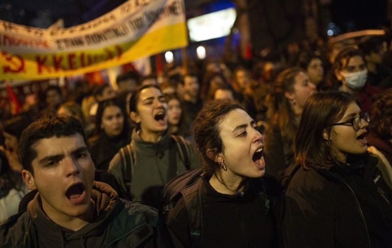Furie și proteste în Grecia, după cel mai grav accident feroviar din istoria țării: „Cunoaștem această situație de 30 de ani”