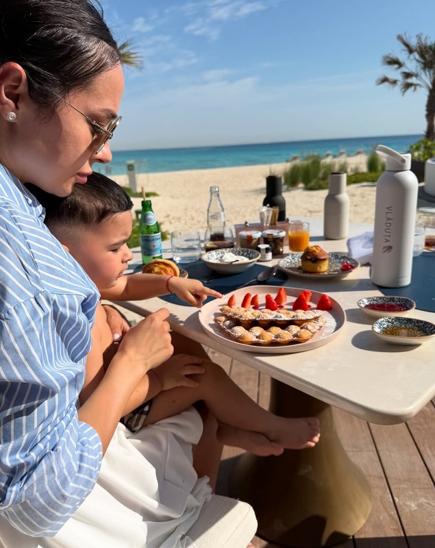 Cum arată resortul din Arabia Saudită pentru care Vlăduța Lupău a plătit 20.000 de euro. Imagini fabuloase cu locul în care s-a cazat