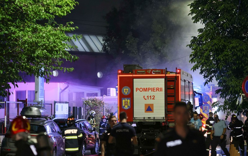 Incendiu în curtea Spitalului Nicolae Robănescu. Peste 100 de copii au fost evacuați. Cum s-a produs incidentul. VIDEO