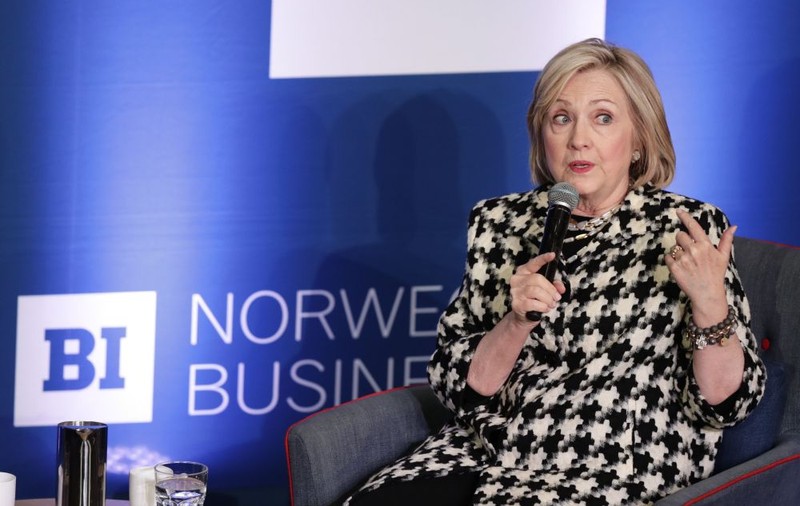 Clinton, ”sub presiunea enormă” de a candida împotriva lui Trump. Anunțul care dezvăluie slăbiciunile democraților
