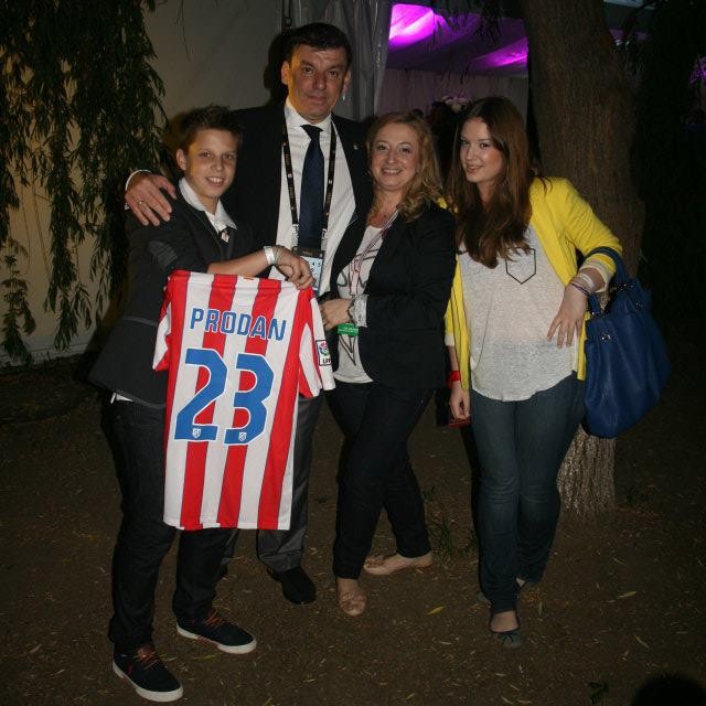 Daniel Prodan si familia sa, trup si suflet langa Atletico (Foto: Facebook)