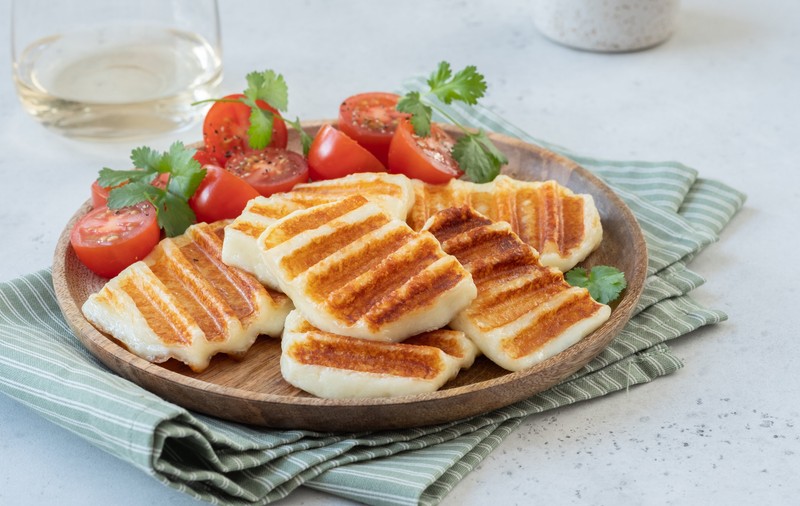 Halloumi - ce este, cum arată și cum se folosește în rețete