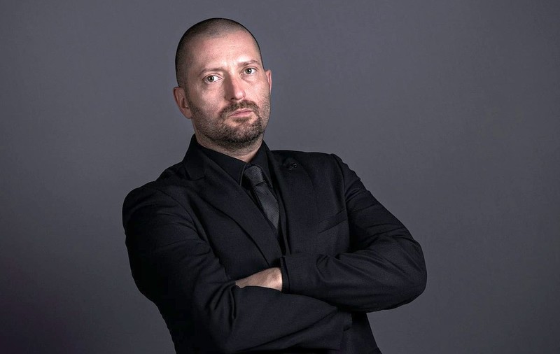 Cheloo a făcut scandal în curtea Catedralei Mântuirii Neamului din București. Solistul trupei Paraziții, pozitiv la DrugTest - Surse
