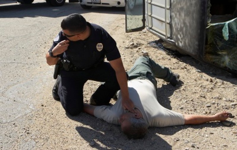 A fost decapitat de un poliţist beat