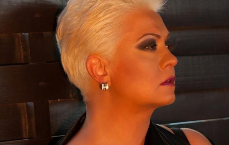 Ce face Monica Anghel la orele de recuperare după operația pe coloană. Nici acolo nu s-a putut abține | VIDEO