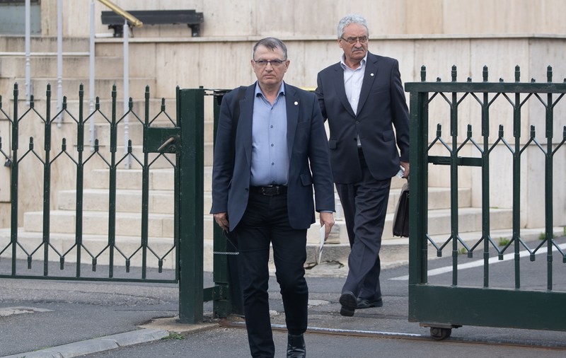 „Dă telefonul, jigodie!” Cum comentează sindicalistul Marius Nistor cazul profesorului din Caransebeș agresat de un elev: „Vom ajunge să avem buton de panică sub catedre. Este absurd!”