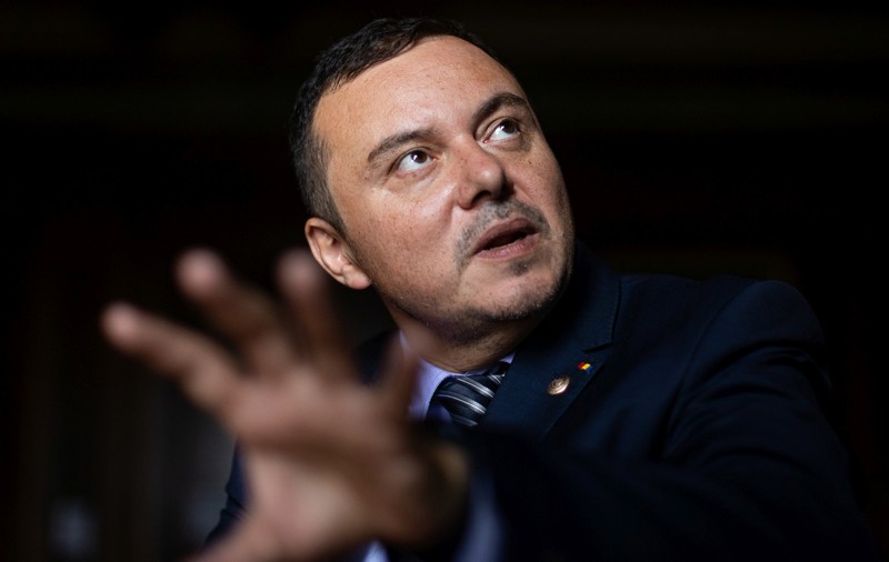 Cloudul guvernamental afectează viața privată a cetățenilor, acuză parlamentarul Cătălin Teniță. „Spațiul digital ajunge pe mâna unor entități din stat opace, fără un control civil real”