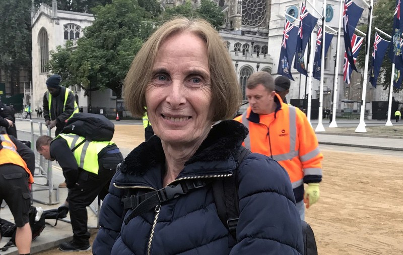 Mărturia ultimei persoane care i-a adus un omagiu reginei Elisabeta a II-a la Westminster Hall: "Un adevărat privilegiu"