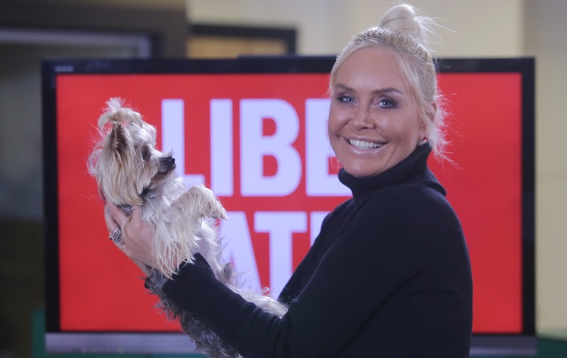 VIDEO/ Vica Blochina e prietenă cu Raluca Bădulescu de 15 ani, dar nici acum n-o iartă pentru ce i-a făcut când era însărcinată. „Din cauza ei ajunsesem foarte, foarte grasă!”
