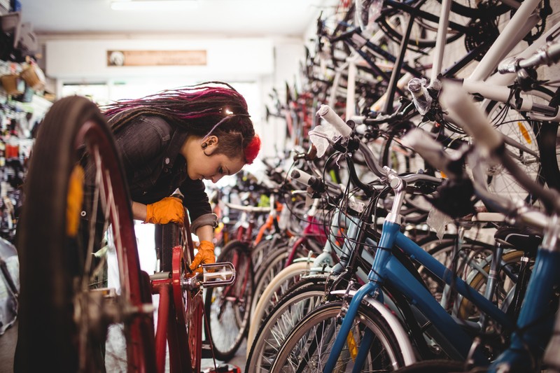 Românii pedalează tot mai puternic pe piața bicicletelor. Foto: freepick.com