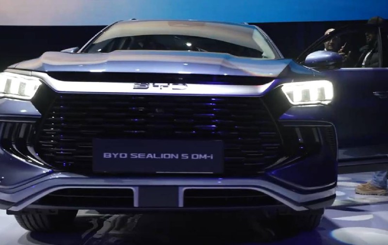 Revoluția BYD: Sealion 5 și tehnologia care a cucerit locul 1 mondial în 2025