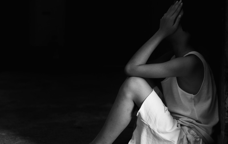 Fată de 13 ani din Timișoara, abuzată sexual de ambii părinți, în ultimii cinci ani. Mama și tatăl au fost reținuți