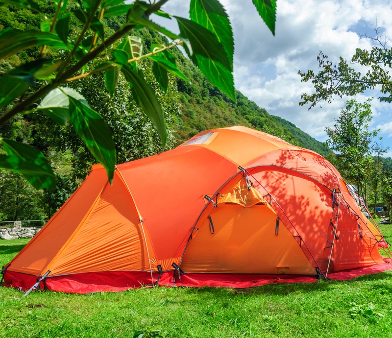 Cum alegi un cort pentru camping