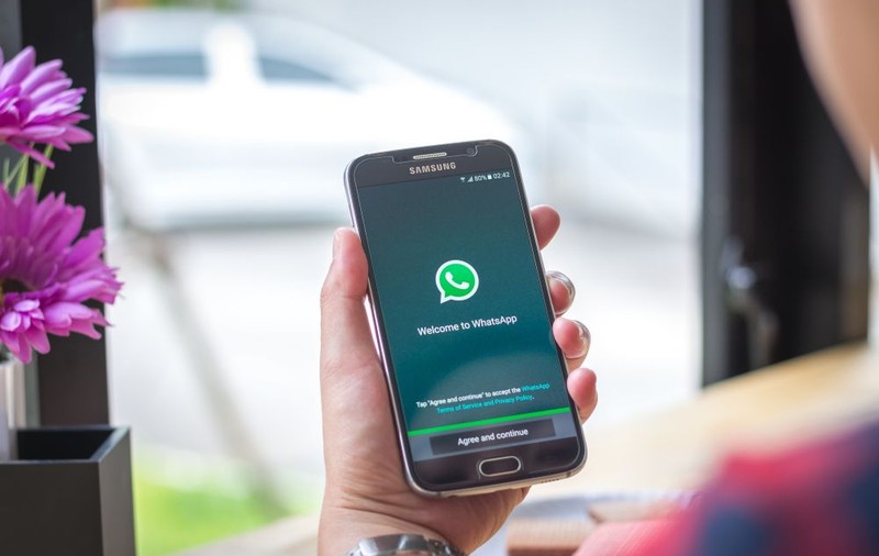 WhatsApp impune restricţii pentru a limita răspândirea informaţiilor false