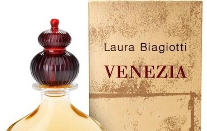 Parfumuri pentru femei de Black Friday la Elefant.ro. Cumpără un parfum bun la preț de nimic!