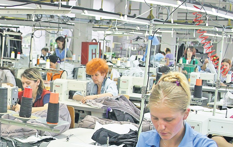 850.000 de români, plătiţi cu salariul minim
