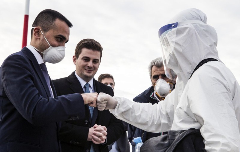 30 de medici albanezi au ajuns în Italia: ”Nu suntem bogați, dar nu vom uita niciodată că și Italia ne-a ajutat”